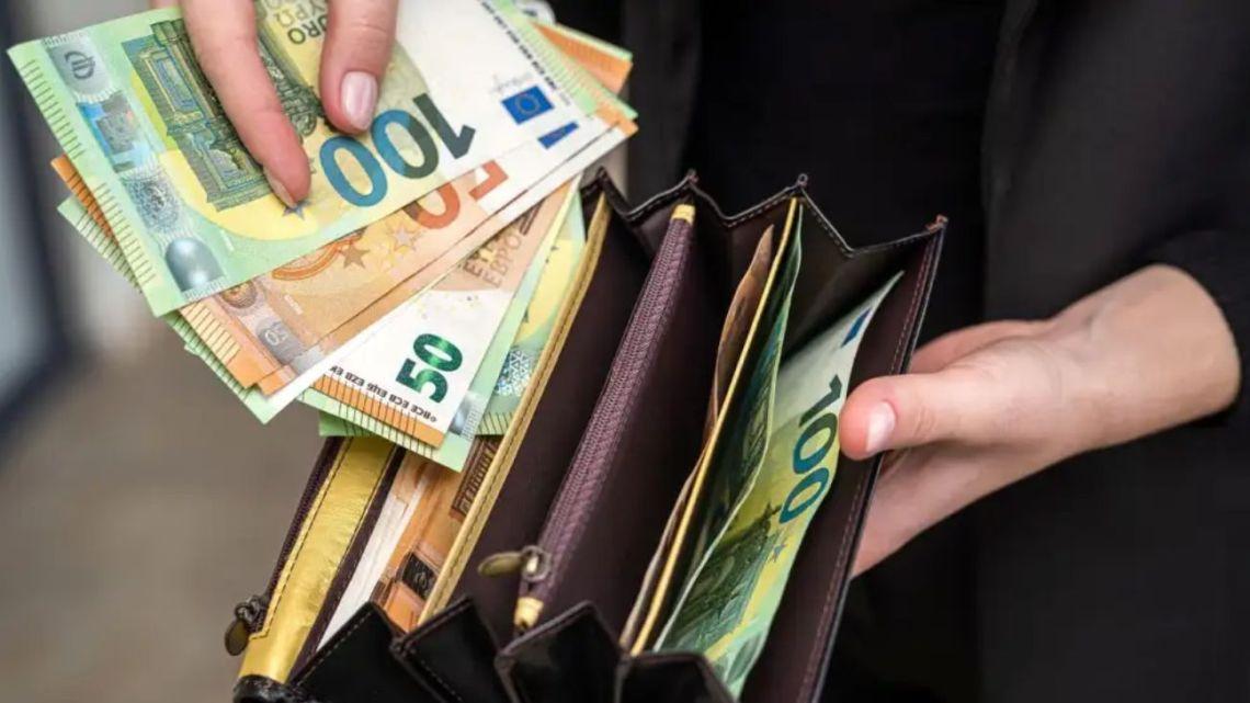 Euro blue hoy: la cotización bajó $12 en las cuevas porteñas