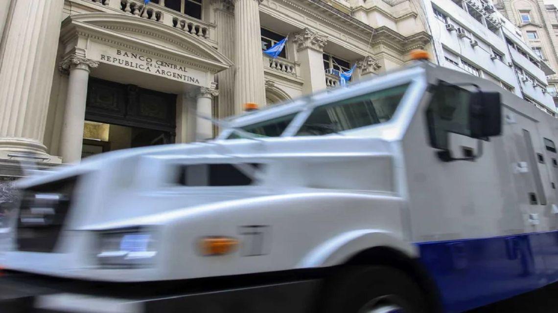 Banco Central: compró dólares y las reservas superaron los US$ 49.000 millones