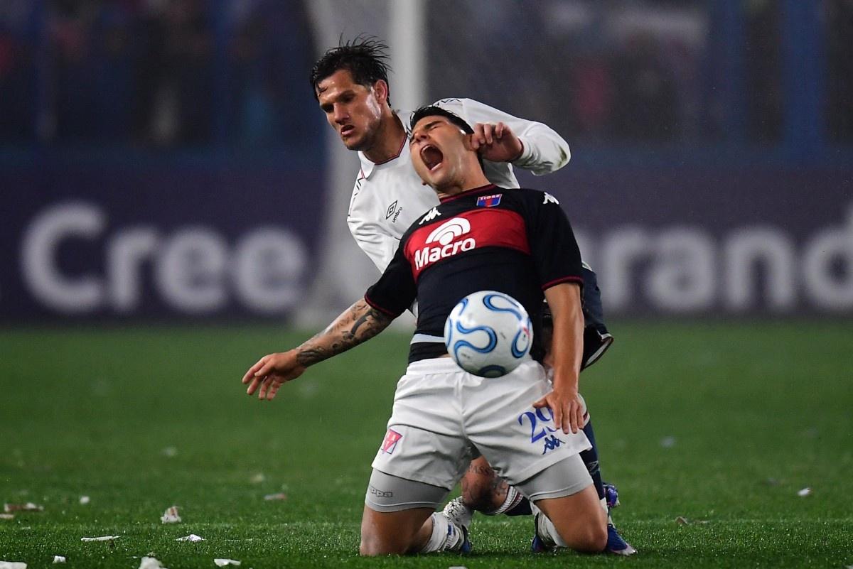 Bruno Zuculini: la expulsión en la Sudamericana que es tendencia