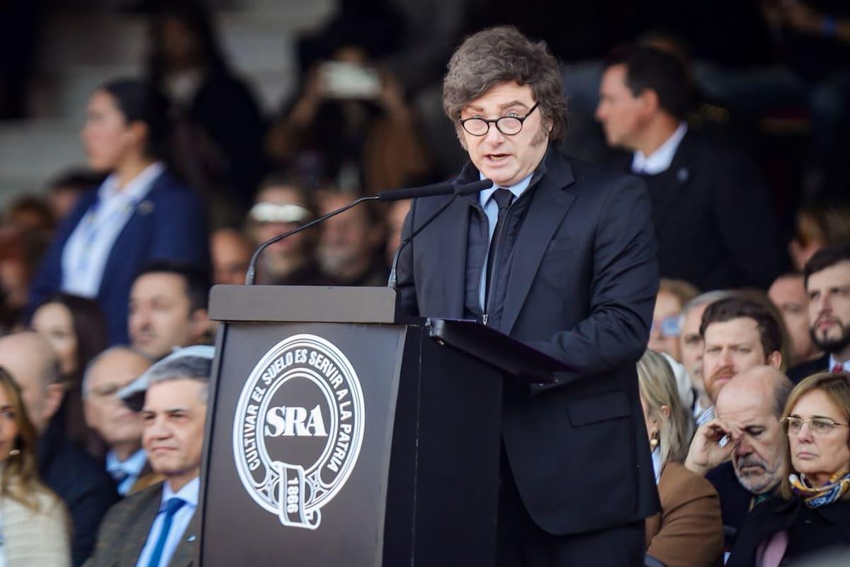 Javier Milei en La Rural: prometió eliminar retenciones al campo con divisas de la energía y la minería