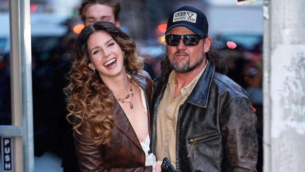 Lana Del Rey y Jeremy Dufrene: del compromiso eterno a la boda íntima en el pantano