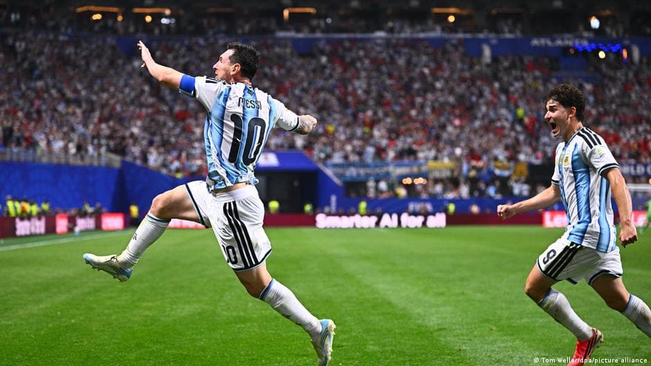 Épica remontada: Argentina revirtió un 2-0 ante Egipto y se metió en cuartos del Mundial