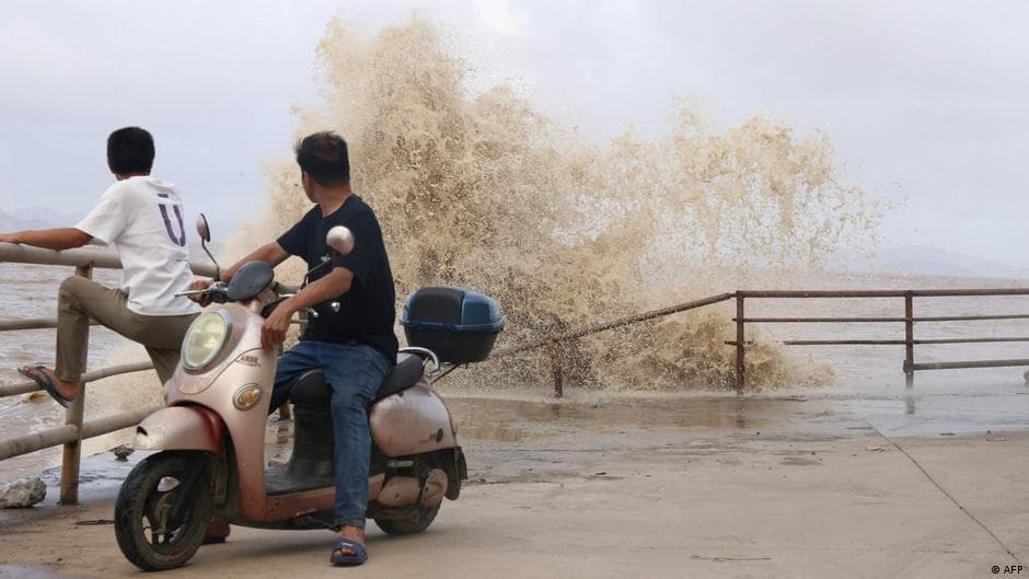 El tifón Bavi azotó Taiwán: reportan decenas de heridos y evacuaciones masivas en China