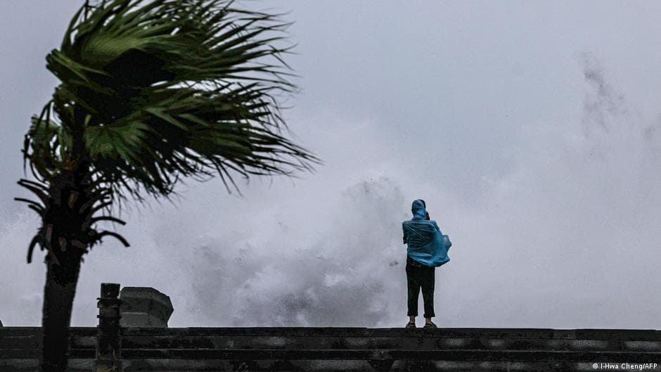 El tifón Bavi tocó tierra en China tras un masivo operativo de evacuación