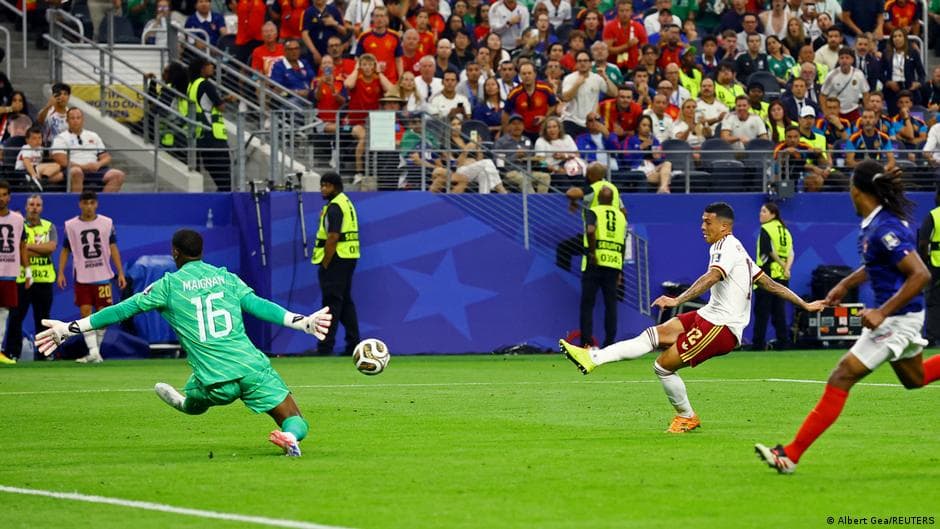 España venció con autoridad a Francia y ya espera en la final del Mundial