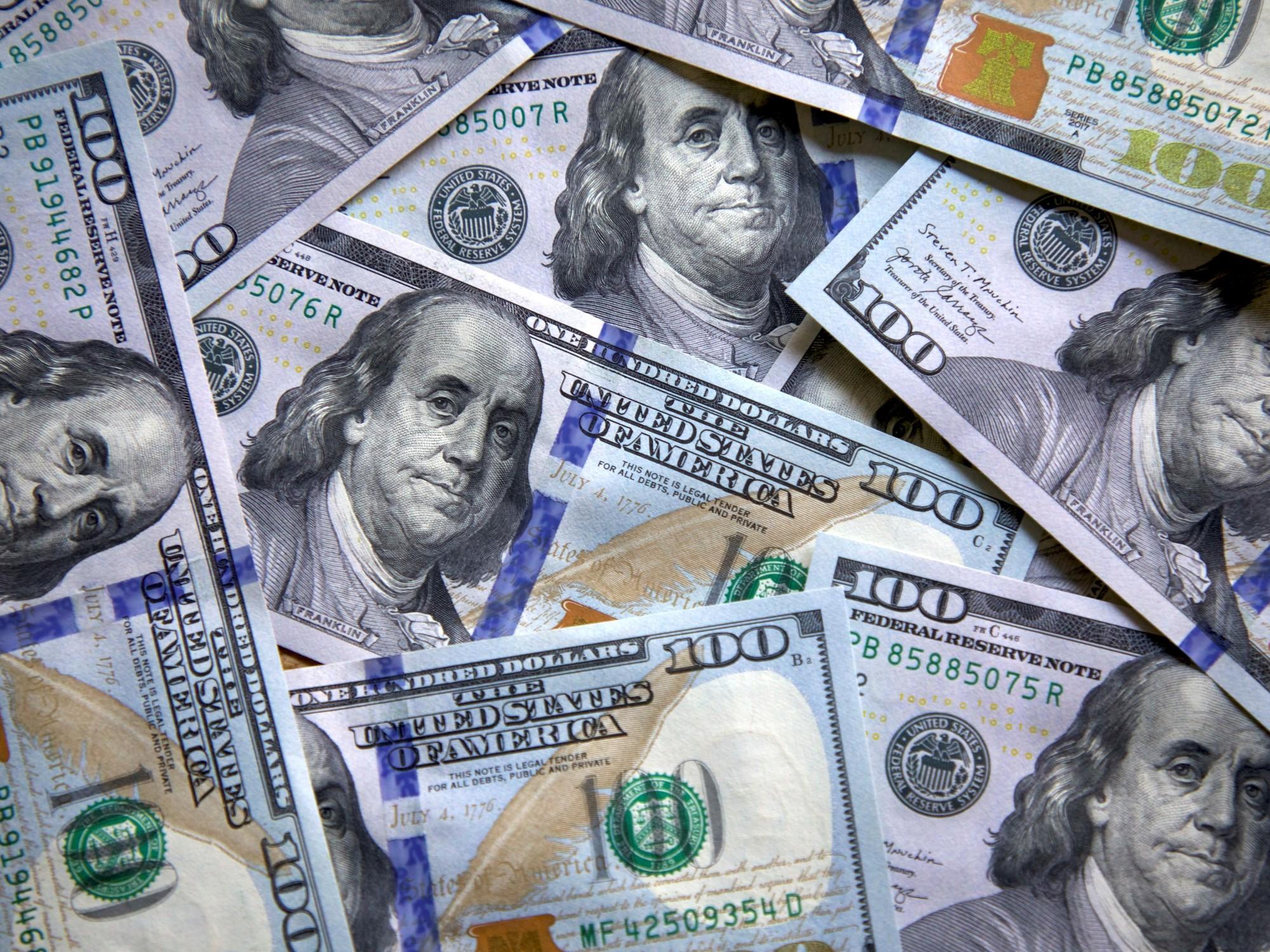 Banco Central compró US$ 117 millones en un día donde cayeron el dólar y el riesgo país