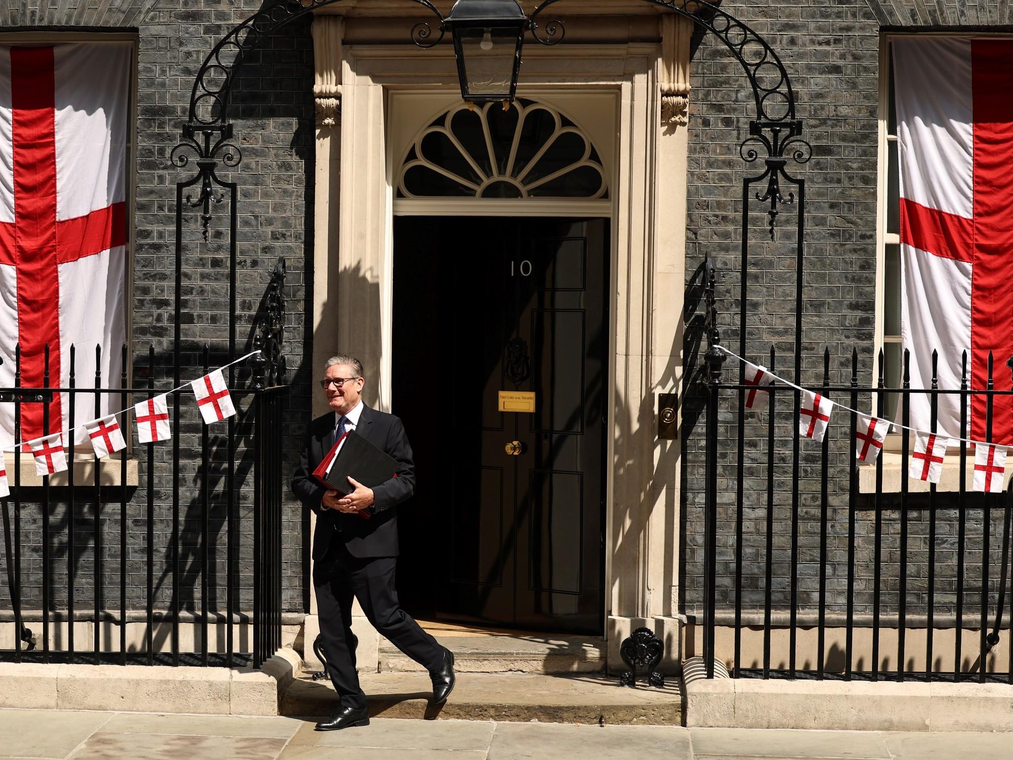 Keir Starmer dejó su cargo como primer ministro británico y anunció su retiro de la política