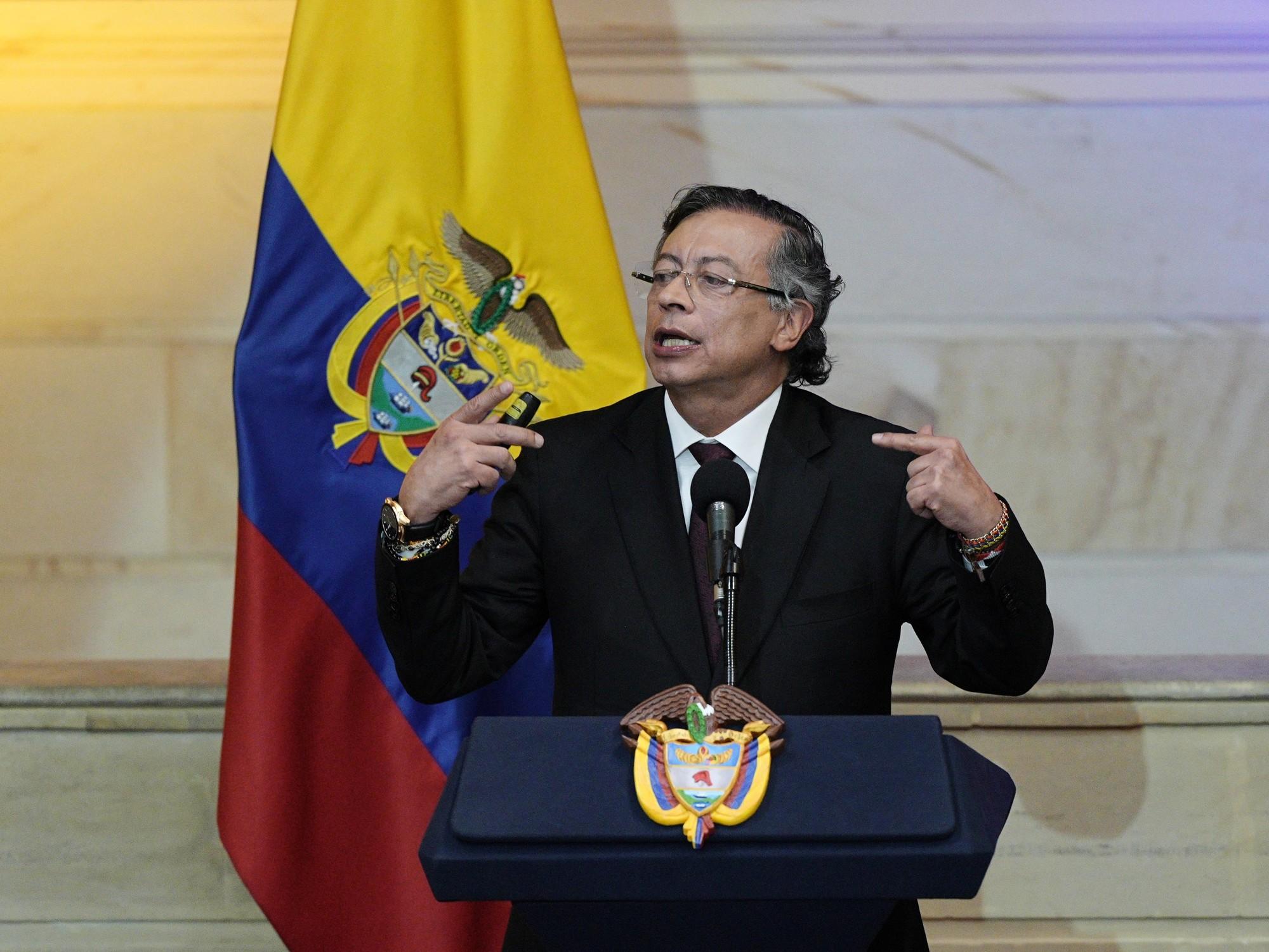 Gustavo Petro: llamado a huelga general antes de dejar la presidencia