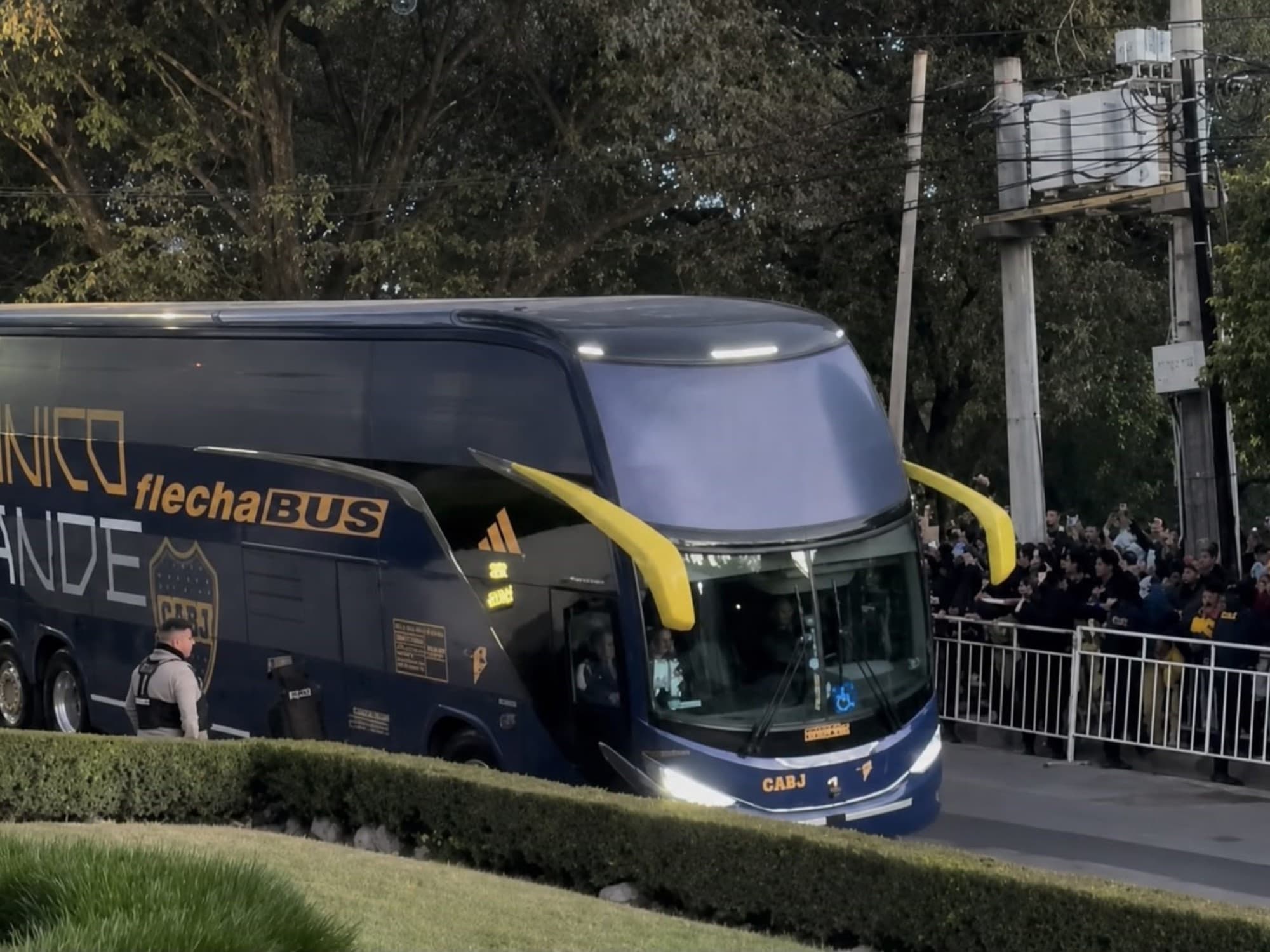 Boca ya se encuentra en Salta para disputar un amistoso ante Paranaense