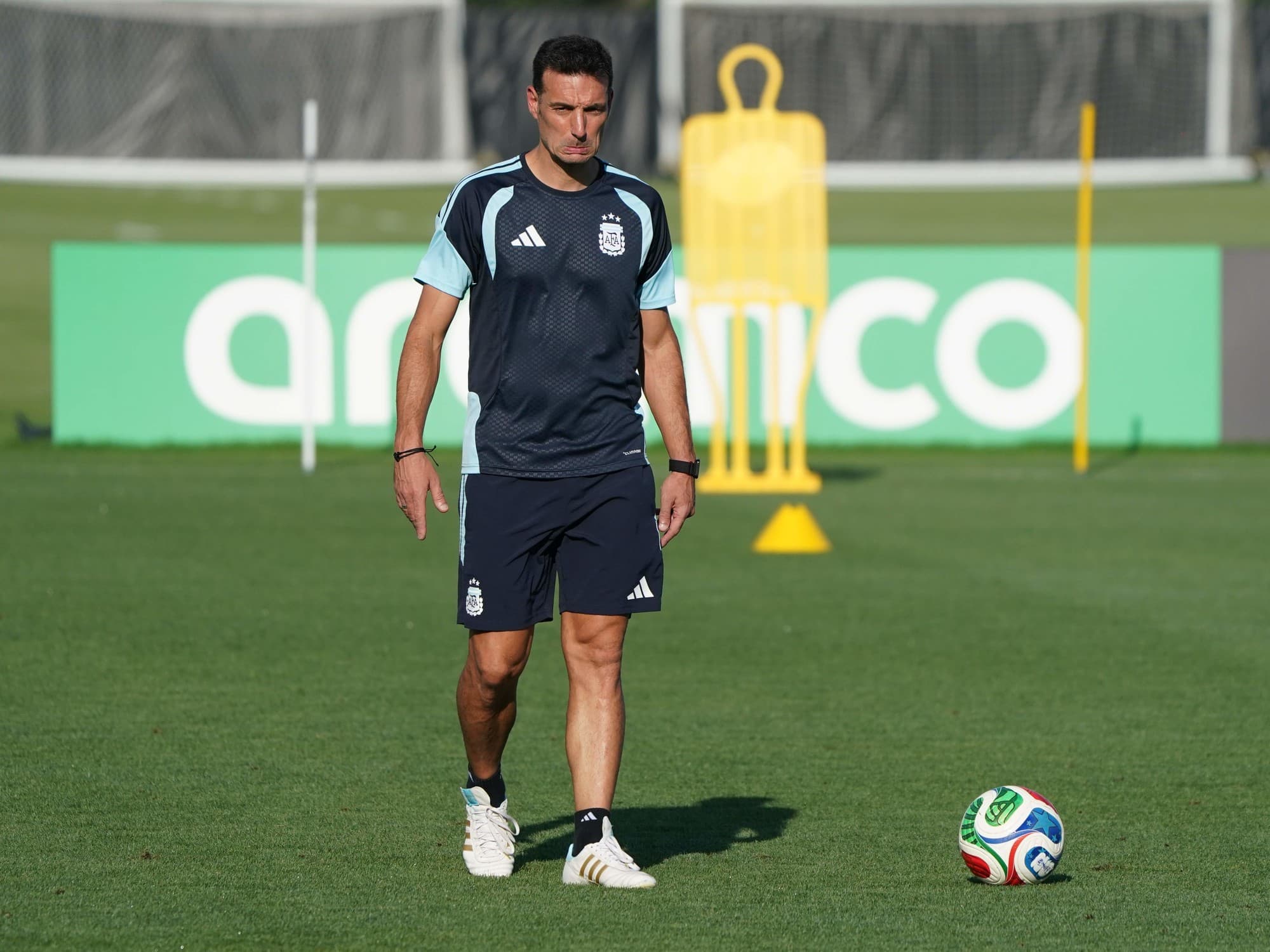 Scaloni evalúa mantener la base: ¿se repiten los once frente a Suiza?