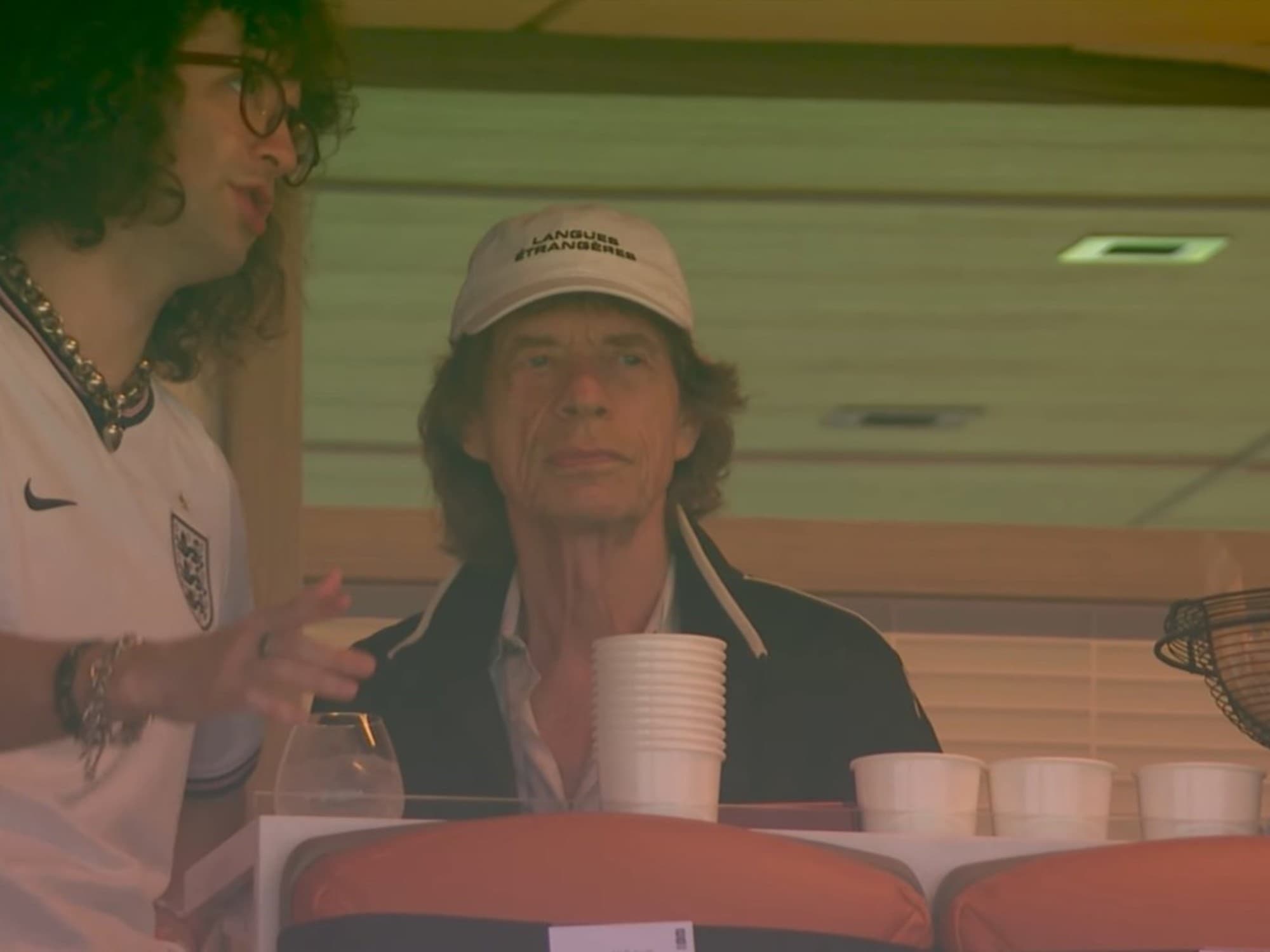 Mick Jagger revolucionó las tribunas en el cruce de Inglaterra por el Mundial