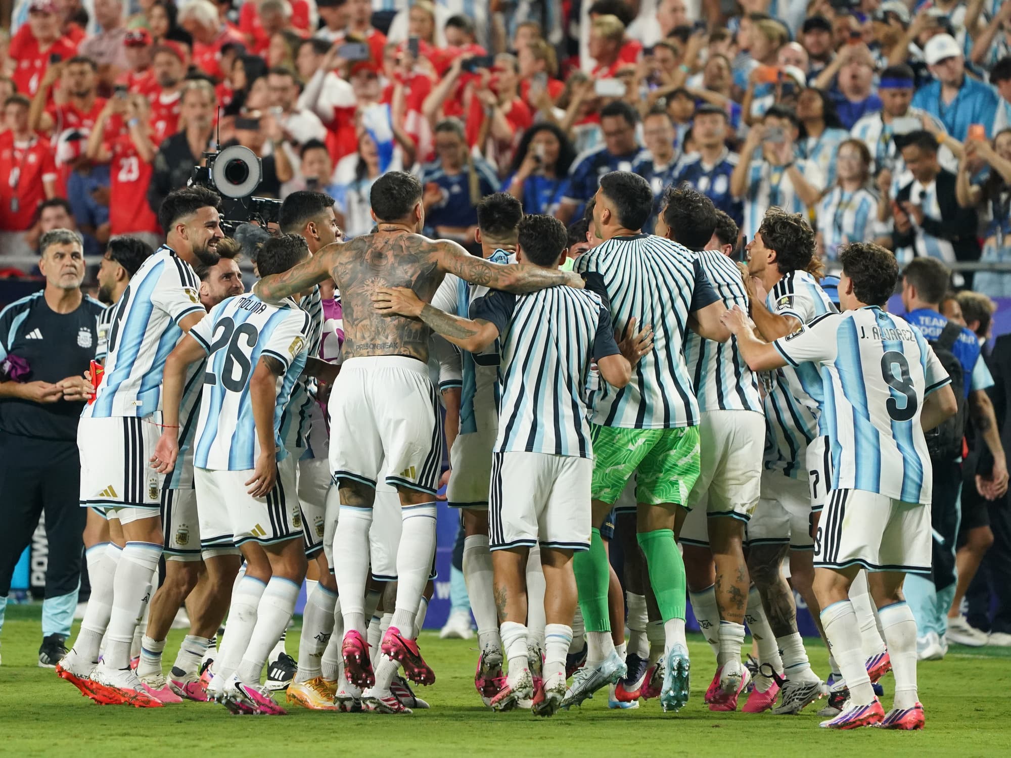 Scaloni, Messi y los referentes de la Selección desdramatizan la rivalidad con Inglaterra antes de la semifinal