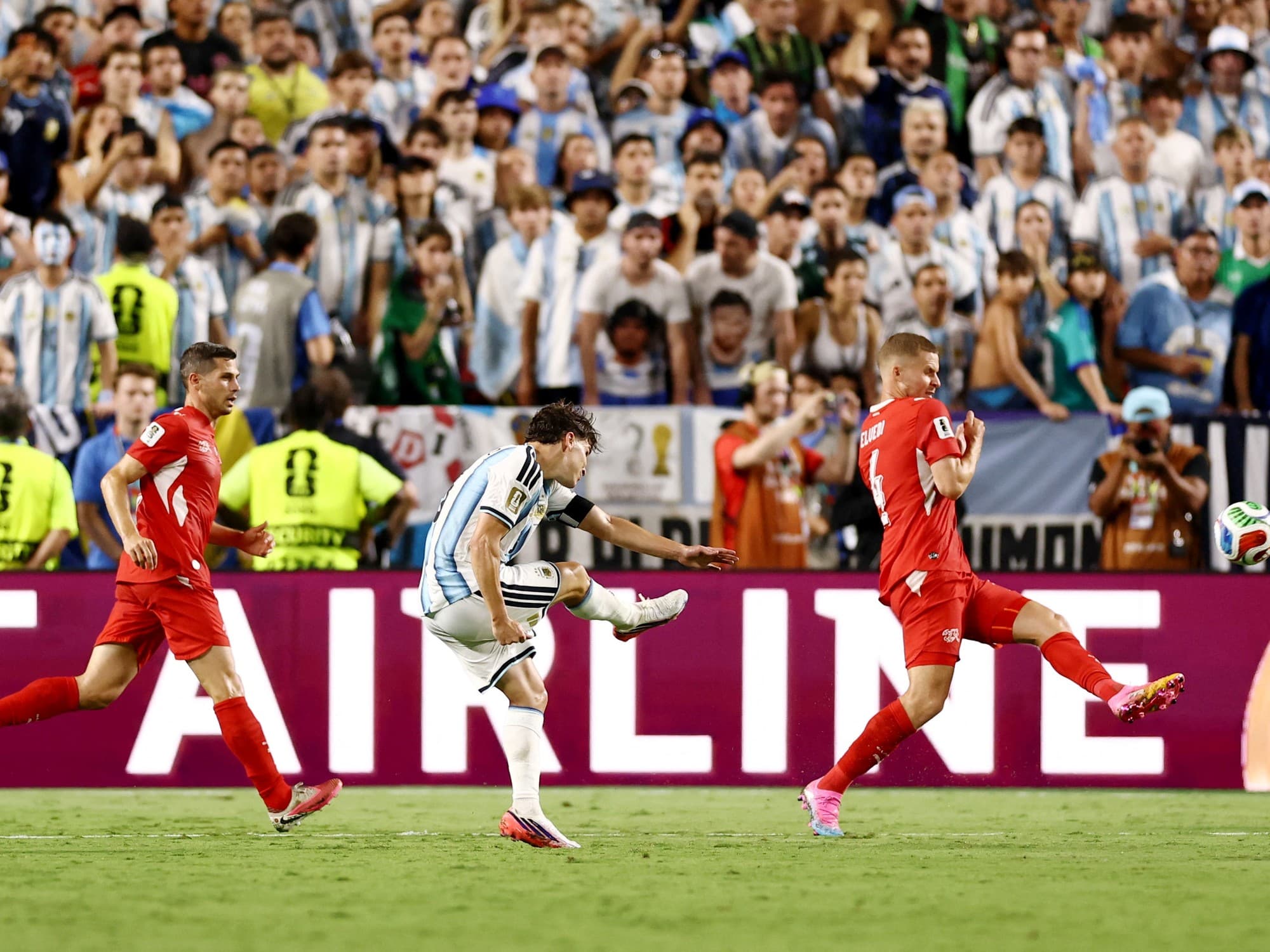 Una obra de arte de Julián Álvarez le dio el triunfo a la Selección ante Suiza