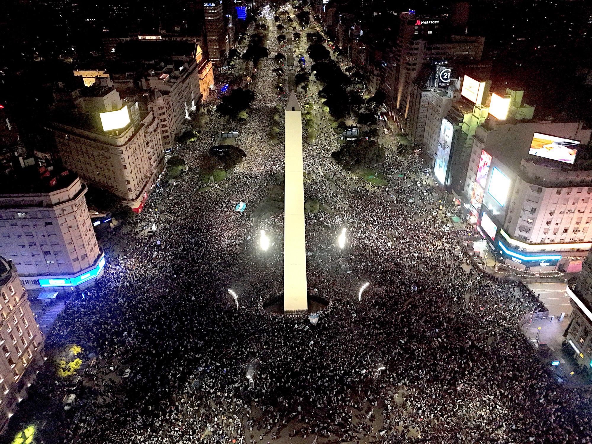 La Scaloneta es finalista: fiesta total en el Obelisco y en las principales ciudades del mundo