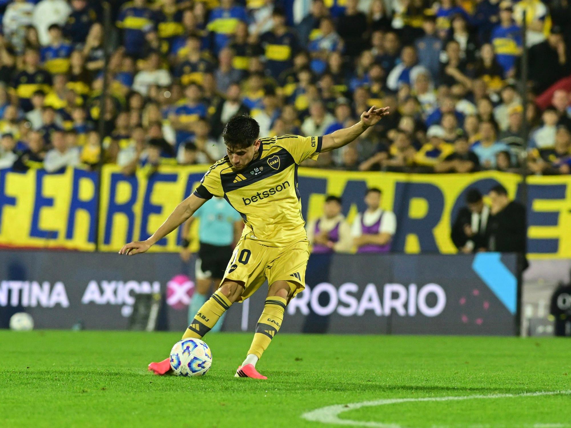 Aranda debuta con la 10 de Boca: el pibe mantiene la costumbre que elogió Scaloni