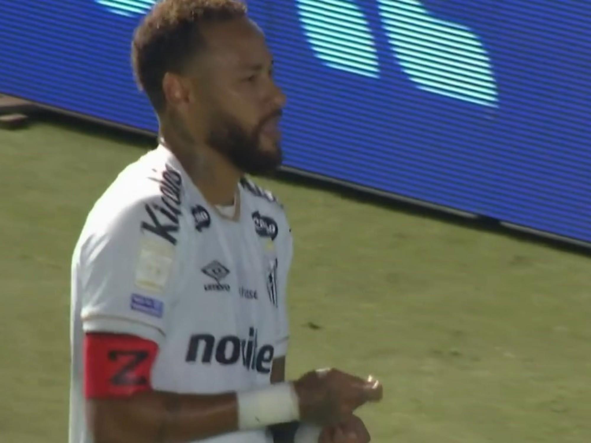 Neymar cruzó a sus críticos tras jugar al póker mientras Santos competía