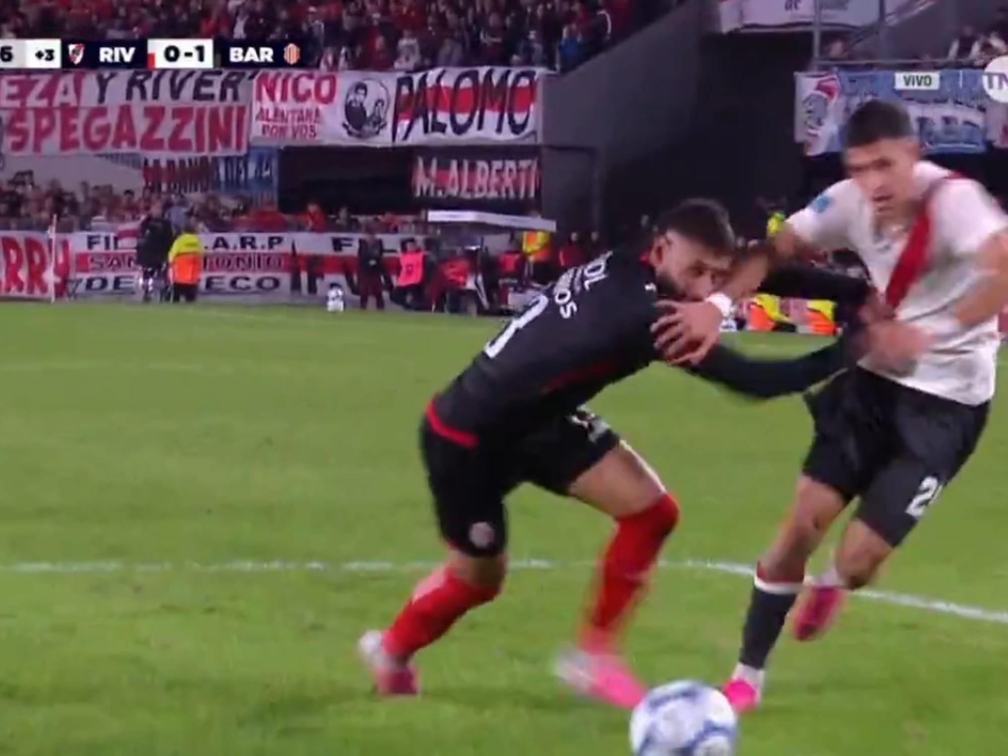 River vs Riestra: polémica arbitral y el VAR en la mira de todos