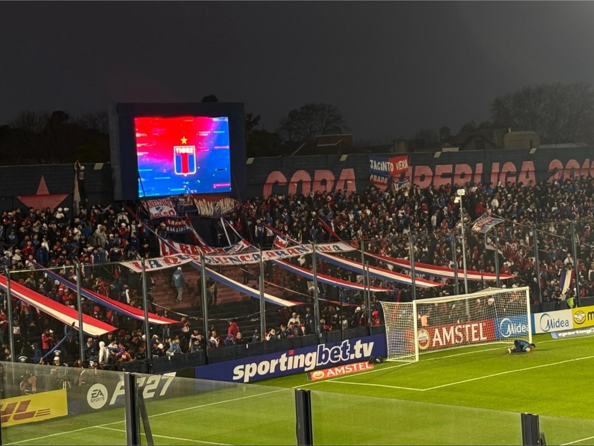 Tigre vs Nacional: más de 30 micros llegaron a Victoria bajo un estricto operativo