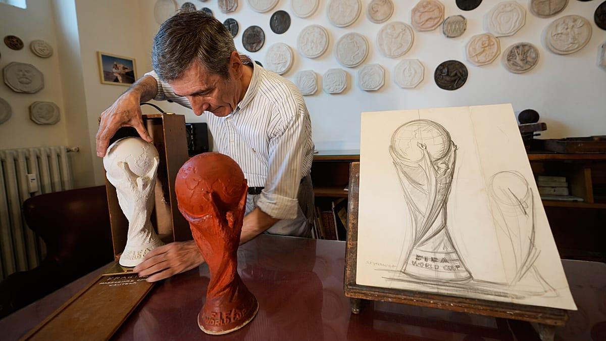 Trofeo del Mundial: ¿quién lo diseñó y por qué nadie se lo queda?
