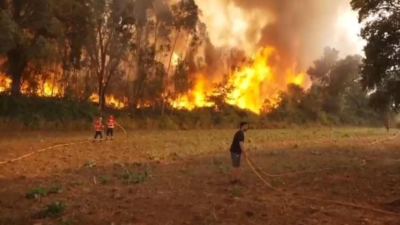 La ola de calor en Europa desata incendios devastadores en Francia y España