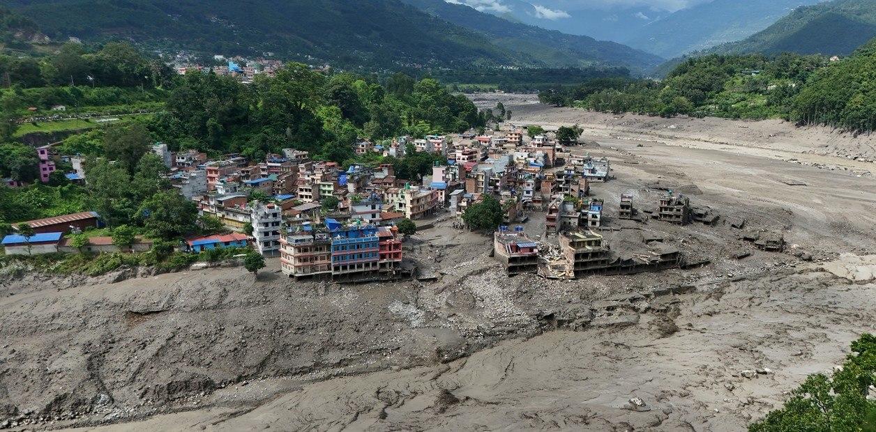 Himalaya: una devastadora avalancha e inundación deja más de 160 muertos y cientos de desaparecidos