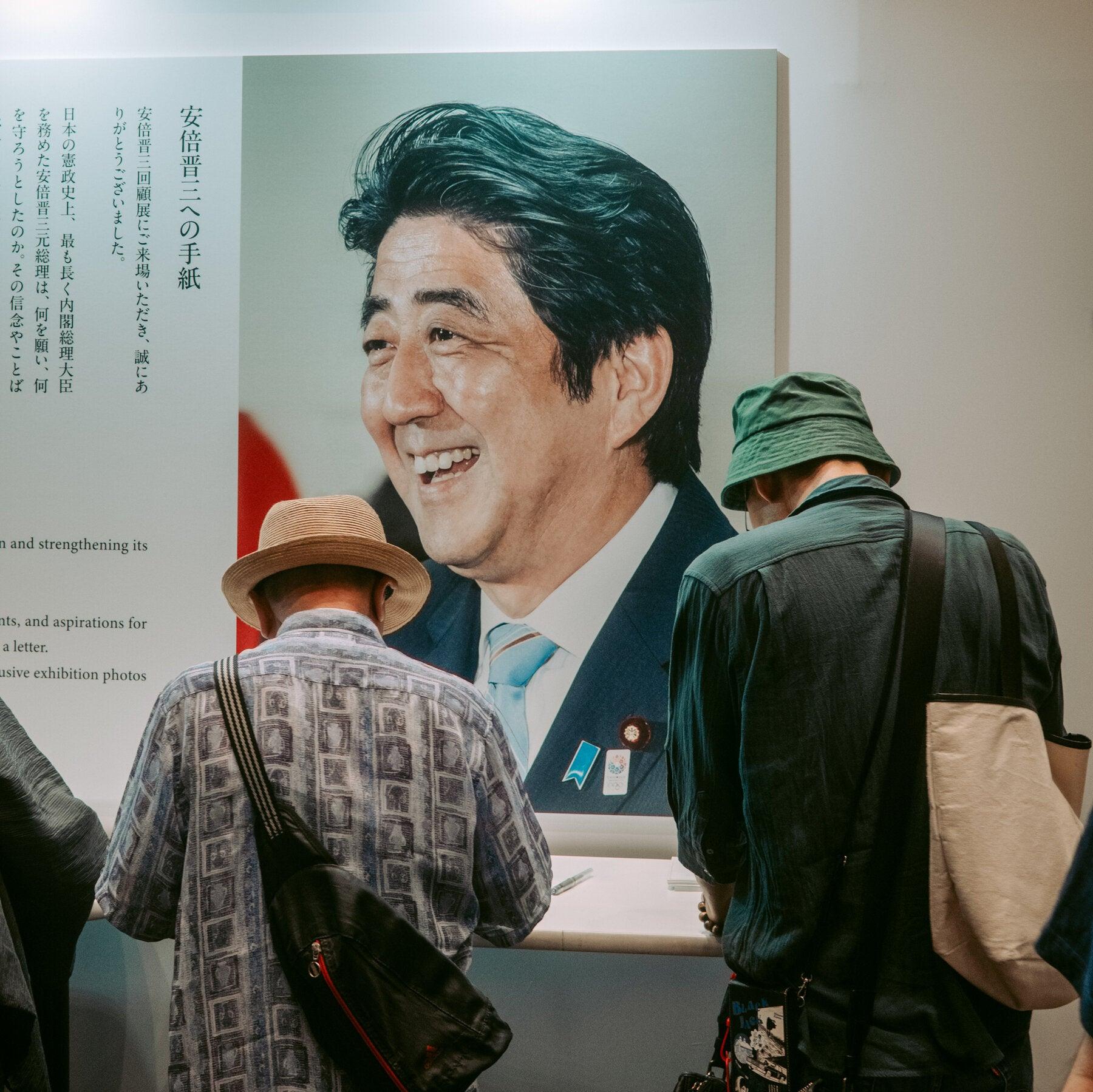 Japón: Takaichi apela a Shinzo Abe para reformar la defensa