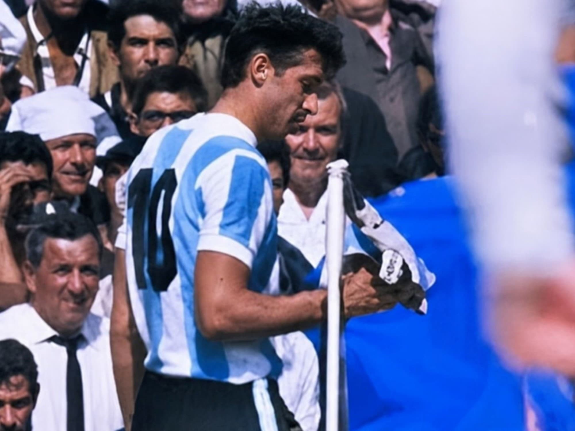 Adiós a Antonio Rattín: el prócer del fútbol que cambió las reglas del juego para siempre